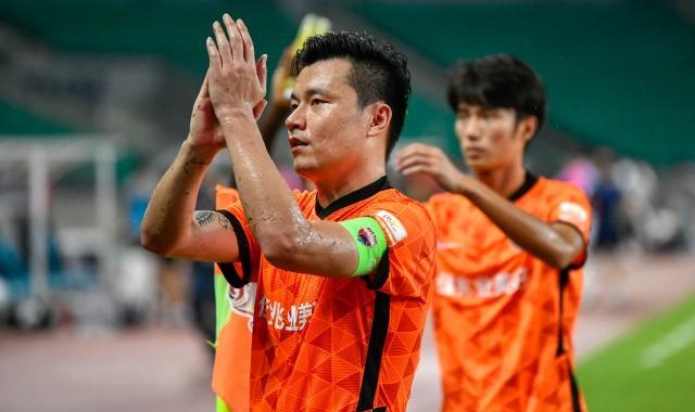 天天盈球-里程碑！郜林成中超百球俱乐部第3人 破105天球荒