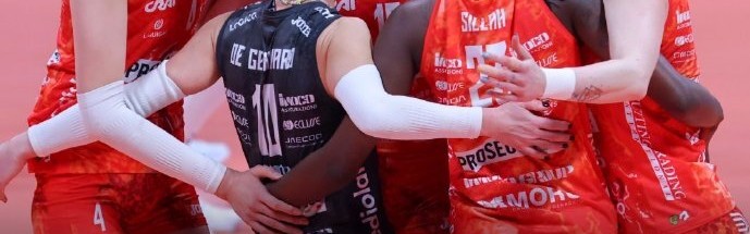 天天盈球-31岁朱婷欧冠献神作！极限救球变直接得分 主帅+队友激动跪地膜拜