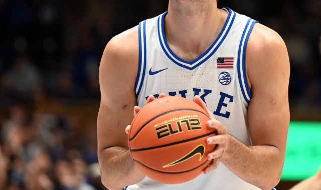 天天盈球即时比分直播-冲状元！卡梅隆·布泽尔半场狂轰20+9+2+2&amp;12罚10中 对手全队22分