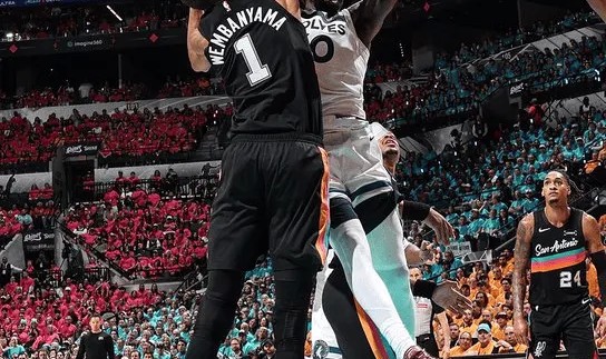 天天盈球即时比分直播-DPOY！文班系列赛送出22记盖帽，而森林狼面对他仅命中19球