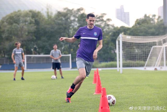 1629459393475007679.jpg 0026qZfdly1gtnh9ola43j63vh2m3x6q02.jpg